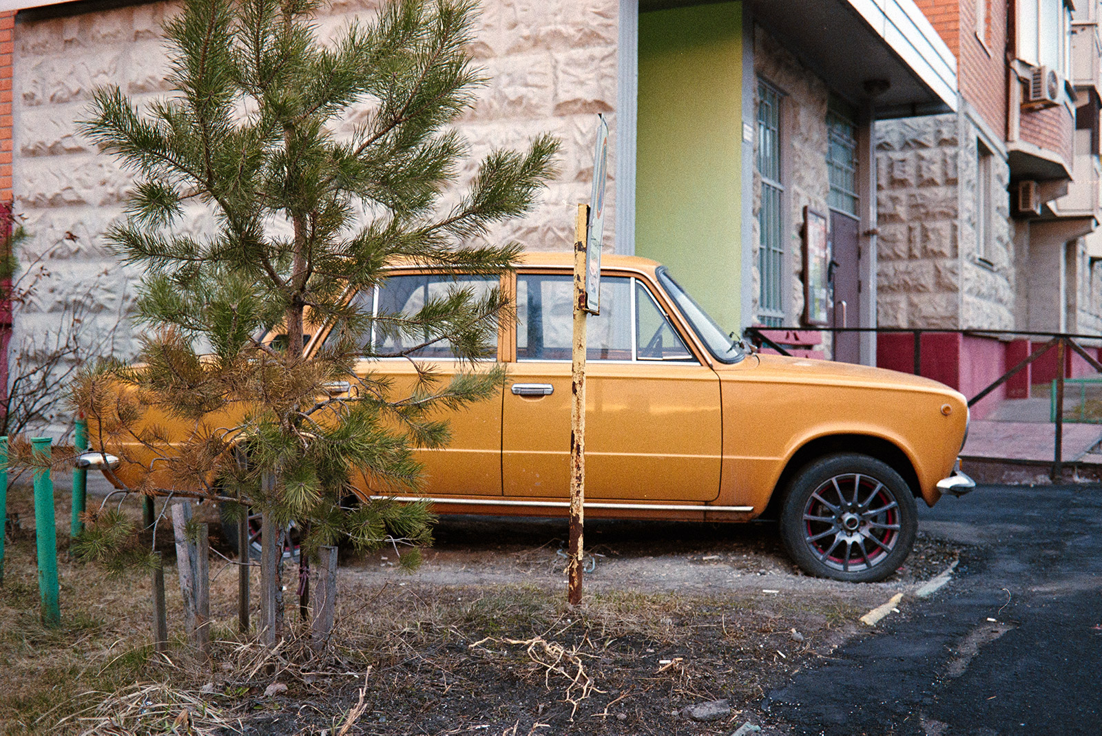 Alexei Jurchenko. Portfolio. VAZ(a) on the side. Untitled